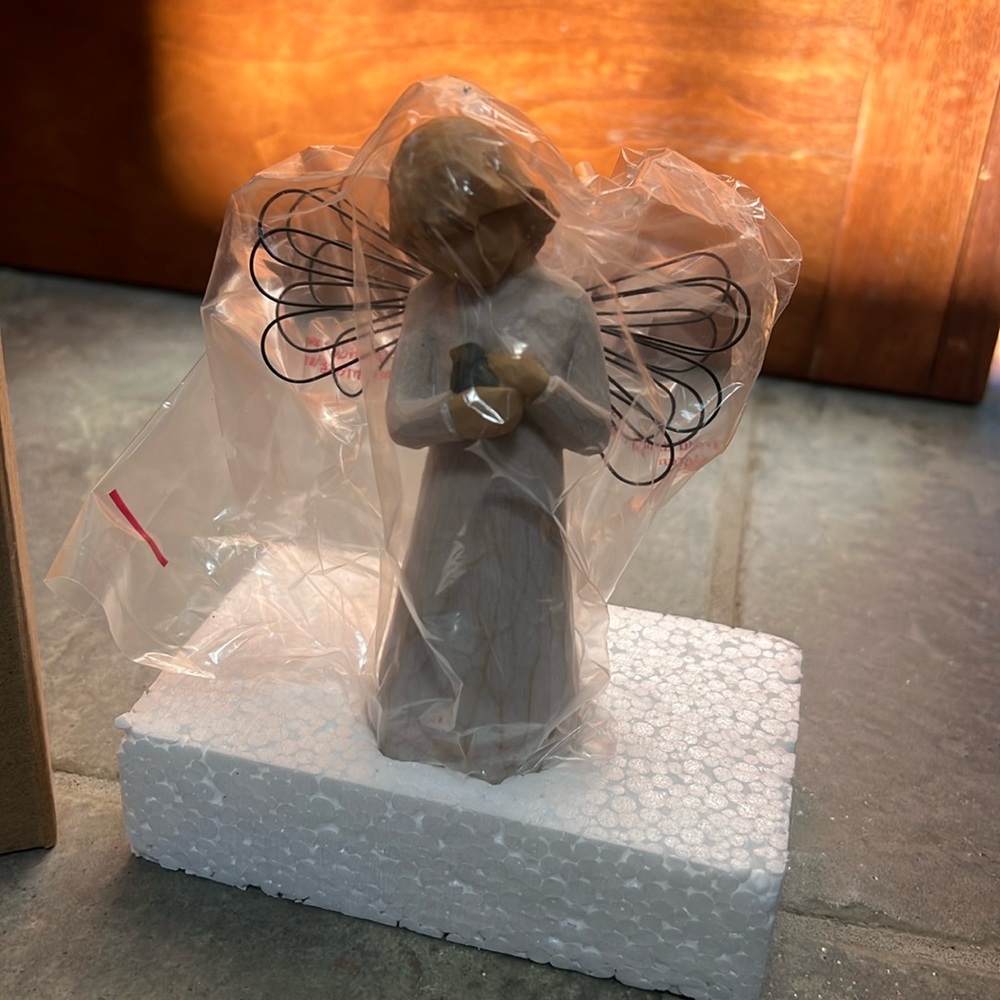 Willow Tree Angel of Healing NIB 1999